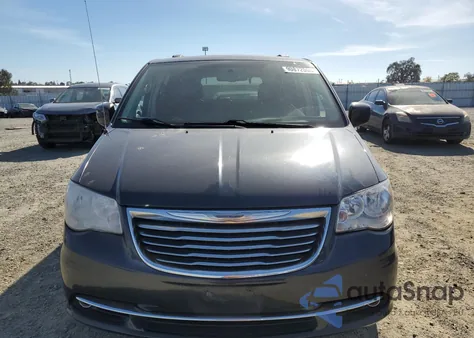 2013 Chrysler Town & Country Touring z USA, uszkodzony, nr VIN 2C4RC1BG7DR821610